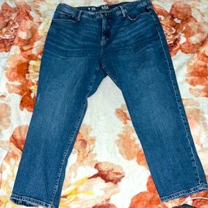 Ana mid rise boyfriend sz 18 ankle jeans.